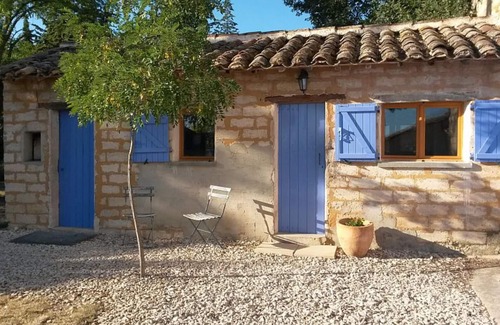 Mazan Cabaña | Estudio Abricot es un pequeño estudio acogedor para dos personas.