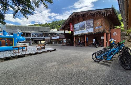 Saint-Jean-dʼAulps Apartamento | STUDIO ACCES PISCINE-SAINT JEAN D'AULPS STATION-4 PERSONNES DAILLES S22