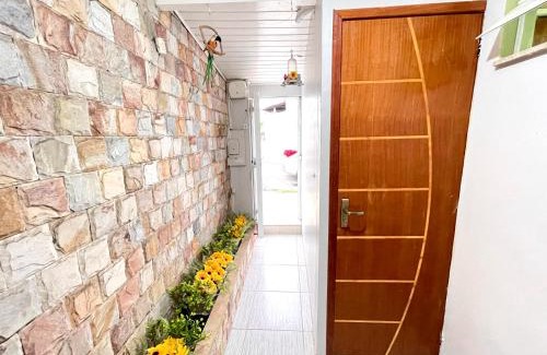 Macae Casa | STUDIO aconchego, com Ar, Wifi, Smartv e Cozinha