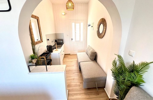 Paros Apartamento | Studio 'Aeolian Blu 7' with Sea View, Wi-Fi and Air Conditioning