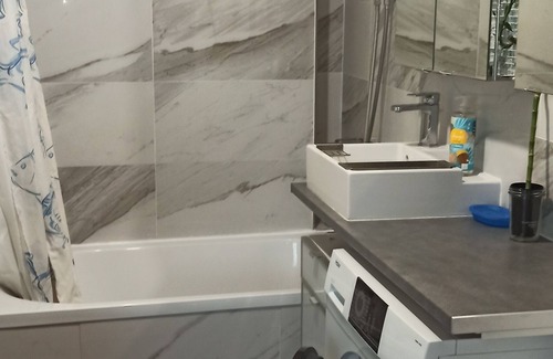 Lemasson Apartamento | Studio Agreable Très Proche du Centre de Ville et Moyen de Transport