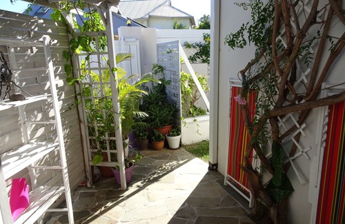 Saint-Pierre De La Reunion Apartamento | Estudio independiente y su jardín bajo el sol de la Reunión.