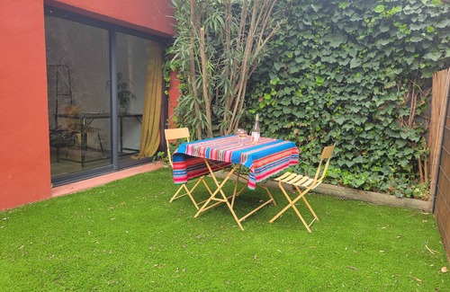 Sarrians Apartamento | Studio Aménagé Avec Jardinet au Calme