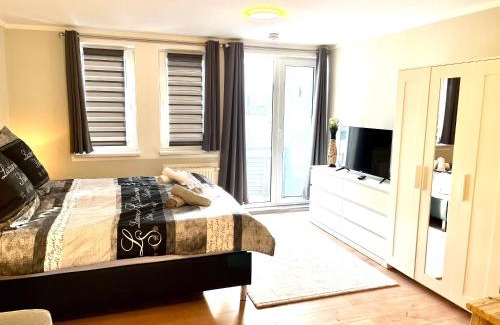 Mickten Apartamento | Studio an der Elbe mit Balkon, Küche und Netflix