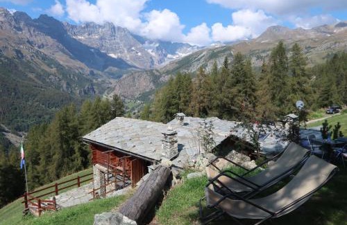 Valtournenche Apartamento | Studio Ancienne Bergerie Studio 2 by Interhome