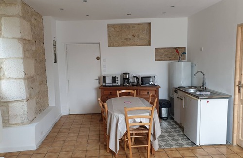 Chasseneuil-du-Poitou Apartamento | Apartamento estudio "5 - 3 Min Du Futuroscope" con Wi-Fi