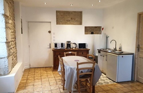 Chasseneuil-du-Poitou Apartamento | Apartamento estudio "5 - 3 Min Du Futuroscope" con Wi-Fi