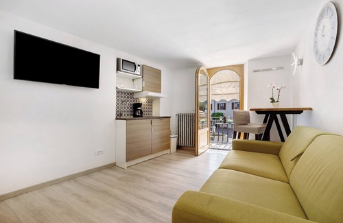 Pieve Casa | Apartamento estudio 'Casa Ciarii 2' con vistas a la montaña, terraza privada y Wi-Fi
