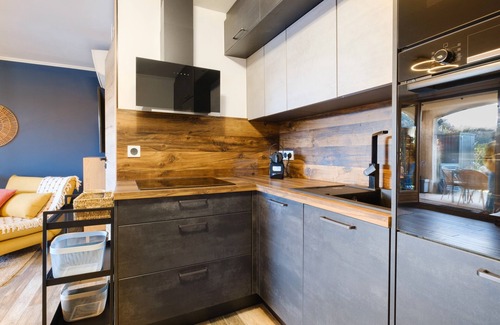 Bastide Giraud Apartamento | Apartamento estudio 'Cocoon Hut - Terraza - Piscina' con piscina compartida y aire acondicionado