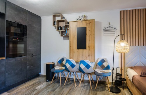 Bastide Giraud Apartamento | Apartamento estudio 'Cocoon Hut - Terraza - Piscina' con piscina compartida y aire acondicionado