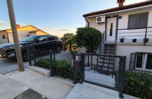 Njivice Apartamento | Studio Apartman Maja