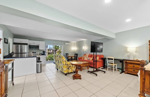 Laguna Shores Apartamento | Studio apartment across from the beach