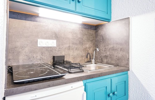 Plan Peisey Apartamento | Apartamento estudio 'Skis Aux Pieds' con vistas a la montaña, balcón y Wi-Fi