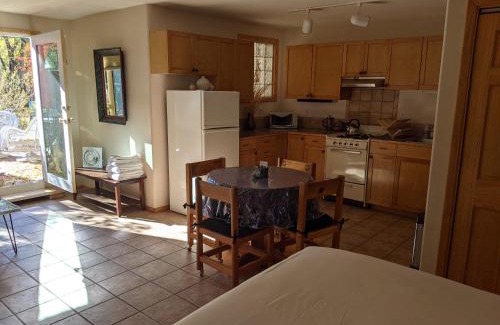 Northeast Santa Fe Apartamento | Studio apartment 15 minute walk to plaza