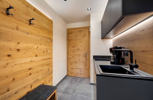 Ultimo Apartamento | Apartamento estudio 'Apartment Ocher' con vistas a la montaña, jardín compartido y Wi-Fi