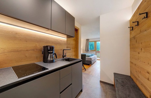 Ultimo Apartamento | Apartamento estudio 'Apartment Ocher' con vistas a la montaña, jardín compartido y Wi-Fi