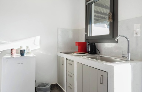 Merichas Apartamento | Estudio 'Calm Suites Kythnos 2' con vistas al mar, Wi-Fi y aire acondicionado