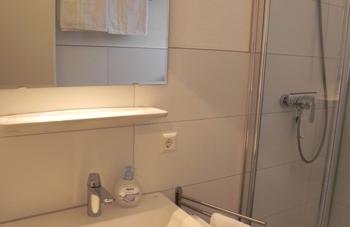 Neu-Ulm Apartamento | Studio apartment - central, parking lot, Danube+Ulm old town on foot