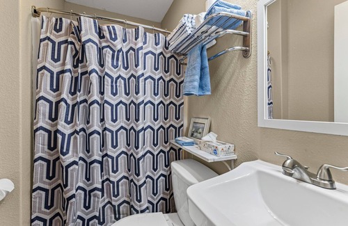 Paola Apartamento | Studio Apartment Charming Kansas Hideaway Near Downtown w/Parking