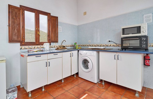 Rubite Apartamento | Apartamento estudio 'Cortijo Grande' con vistas a la montaña, piscina compartida y Wi-Fi