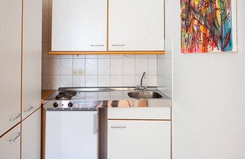 Bad Saeckingen Apartamento | Apartamento estudio 'Ferienwohnung, 35qm' con balcón y Wi-Fi
