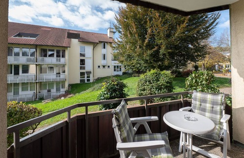 Bad Saeckingen Apartamento | Apartamento estudio 'Ferienwohnung, 35qm' con balcón y Wi-Fi