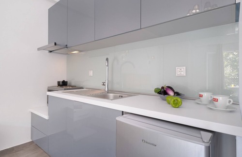Anthousa Apartamento | Apartamento estudio 'Deluxe 2 Adultos - C' con terraza compartida, Wi-Fi y aire acondicionado.
