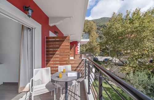 Anthousa Apartamento | Apartamento estudio 'Deluxe 2 Adultos - C' con terraza compartida, Wi-Fi y aire acondicionado.
