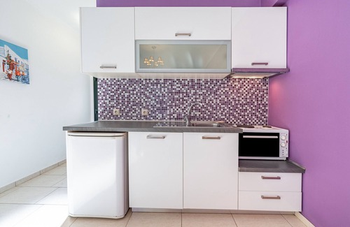 Anthousa Apartamento | Apartamento estudio 'Deluxe 2 Adultos - E' con terraza compartida, Wi-Fi y aire acondicionado.