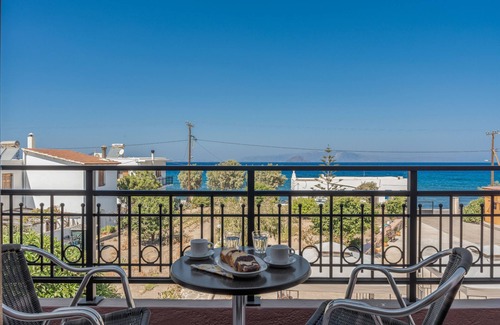 Paloi Apartamento | Estudio 'Frantzis 5' con vistas al mar, Wi-Fi y aire acondicionado