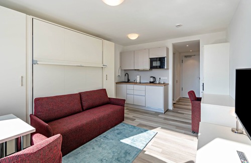 Furstenfeldbruck District Apartamento | Apartamento estudio 'Huber Living Basic 104' con balcón y Wi-Fi