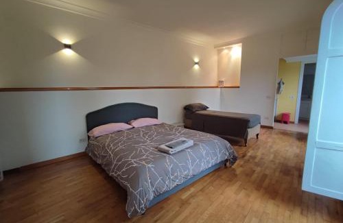 Vittorio Emanuele Apartamento | Studio Apartment in Neapolitan Castle Int 28