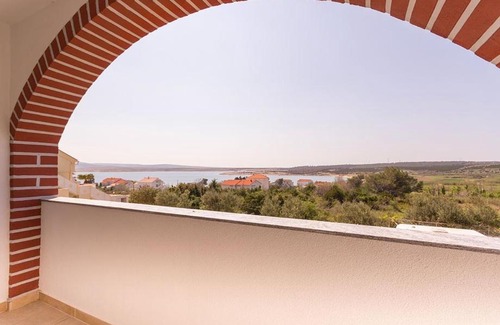 Caska Apartamento | Studio Apartment in Novalja with Sea View, Terrace, Air Conditioning, Wi-Fi (3565-7)