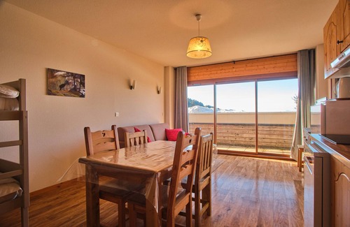 Chamrousse Apartamento | Apartamento estudio 'L'Oursière' con vistas a la montaña y balcón