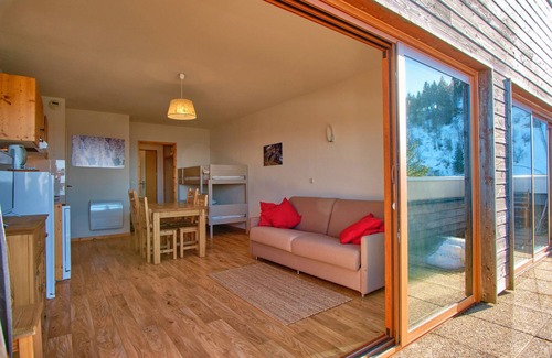Chamrousse Apartamento | Apartamento estudio 'L'Oursière' con vistas a la montaña y balcón