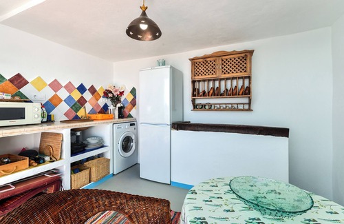 Casares Apartamento | Apartamento estudio 'La Casita De Casares' con vistas al mar, terraza privada y balcón