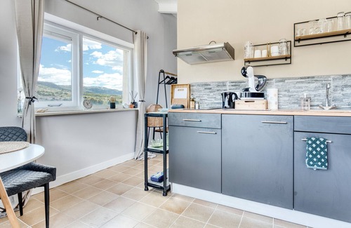 Jijona Apartamento | Estudio 'La Luna' con vistas a la montaña, Wi-Fi y aire acondicionado