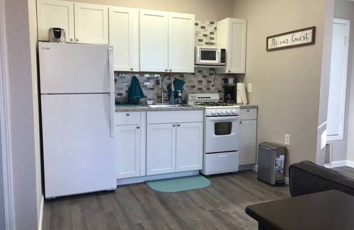 Alamedan Valley Apartamento | Stay and enjoy this spacious yet cozy spot located in the beautiful North Valley of Albuquerque