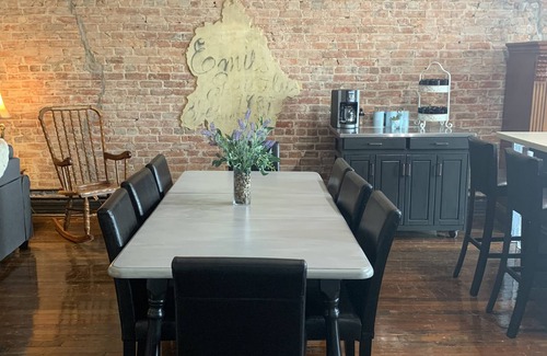 Paducah Apartamento | Studio Apartment located in the heart of historic Downtown Paducah built in 1882