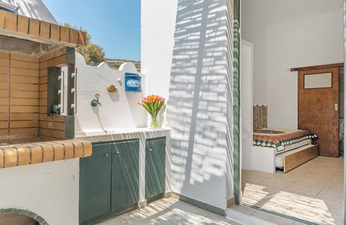 Merichas Apartamento | Estudio 'Mouria' con vistas al mar, Wi-Fi y aire acondicionado