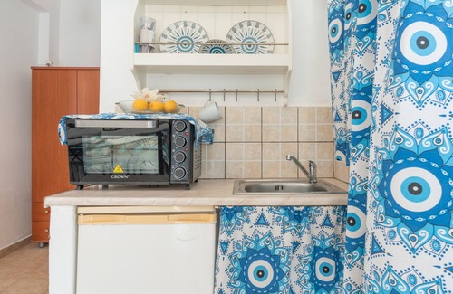 Merichas Apartamento | Estudio 'Mouria A' con vistas al mar, Wi-Fi y aire acondicionado