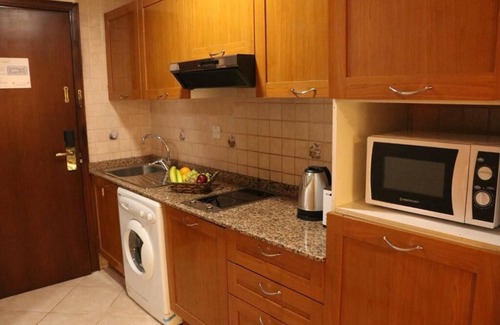 Al Mankhool Casa | Studio Apartment Near by Day To Day Al Karama