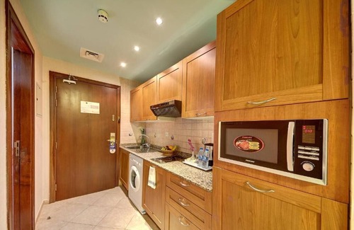 Al Mankhool Casa | Studio Apartment Near by Day To Day Al Karama