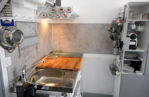 Nerac Apartamento | Apartamento estudio 'Petit Nid Cosy De L' Albret' con terraza privada, jardín privado y Wi-Fi