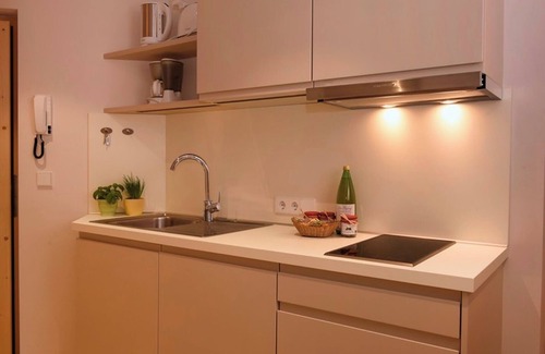 Terlano Apartamento | Apartamento estudio "Rosengartnerhof Vorberg" con vistas a la montaña, piscina compartida y Wi-Fi