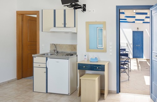 Serifos Apartamento | Apartamento estudio 'Studios Ninemia Serifos 4' con vistas al mar, Wi-Fi y aire acondicionado.
