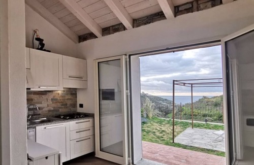 Pompeiana Apartamento | Studio apartment with terrace/garden with sea view