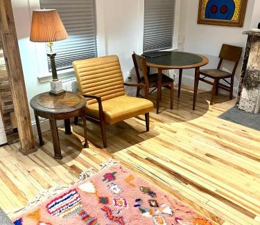 Communipaw Apartamento | Studio Apartment with Garden Jersey City