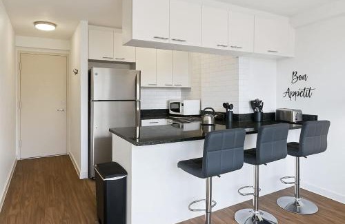 East Hyde Park Apartamento | Studio Apt Comfy & Sunlit - Algonquin 5A