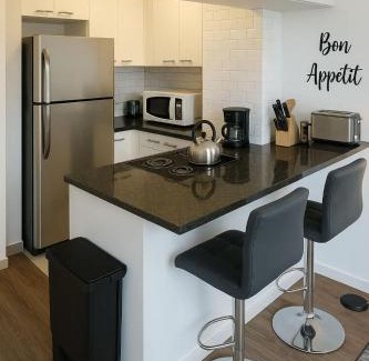 East Hyde Park Apartamento | Studio Apt Comfy & Sunlit - Algonquin 5A